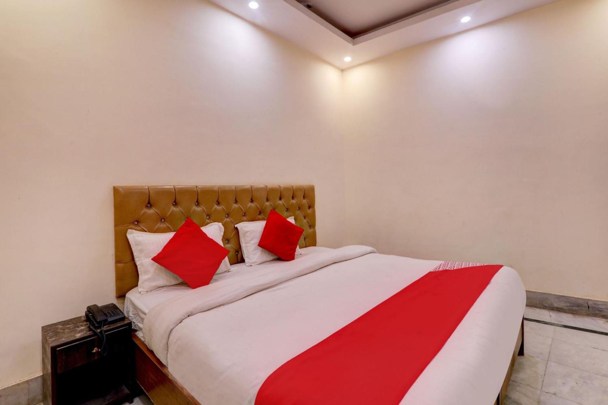 Hotel O Moon Palace Near Sahara Ganj Mall Лакхнау Екстер'єр фото