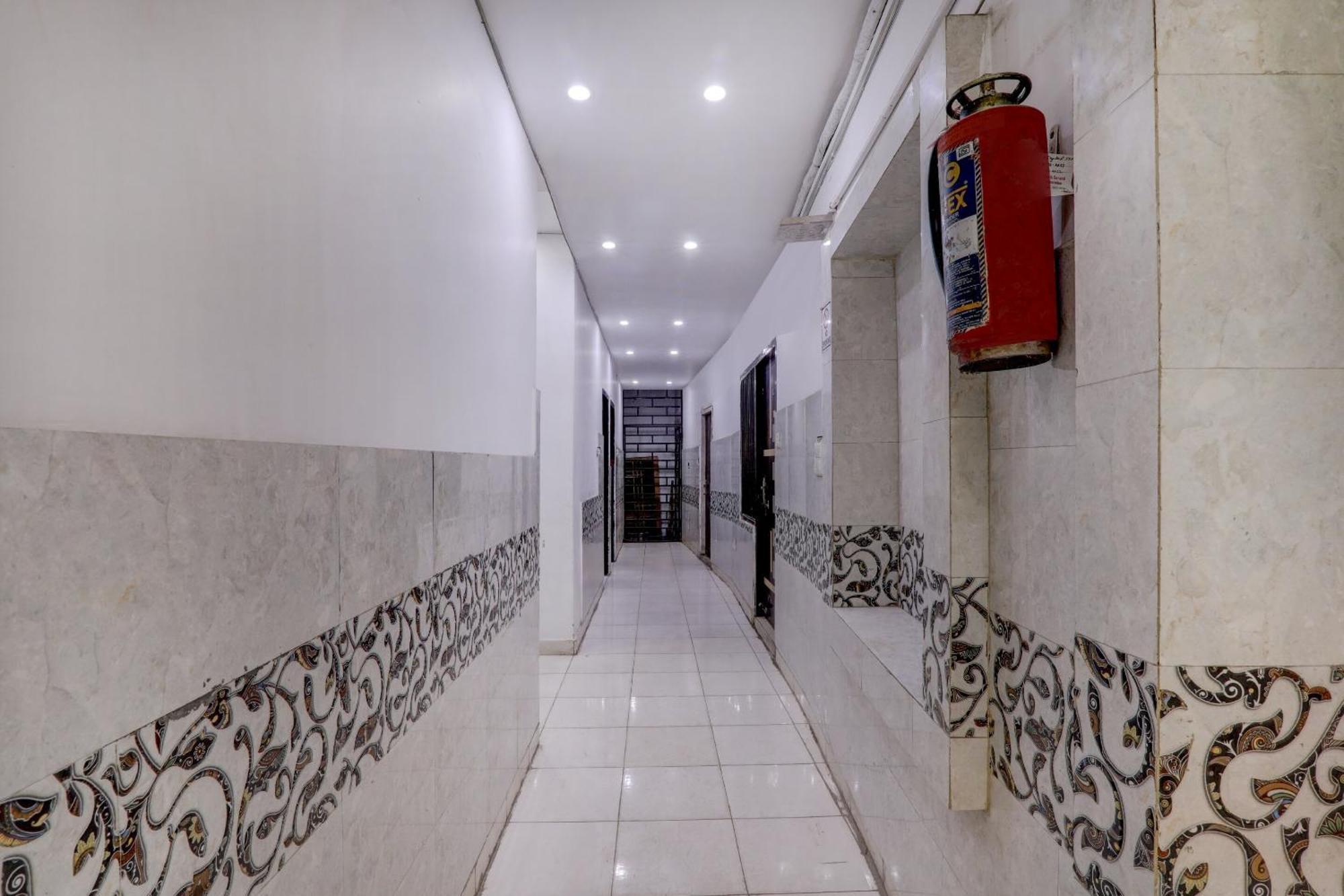 Hotel O Moon Palace Near Sahara Ganj Mall Лакхнау Екстер'єр фото