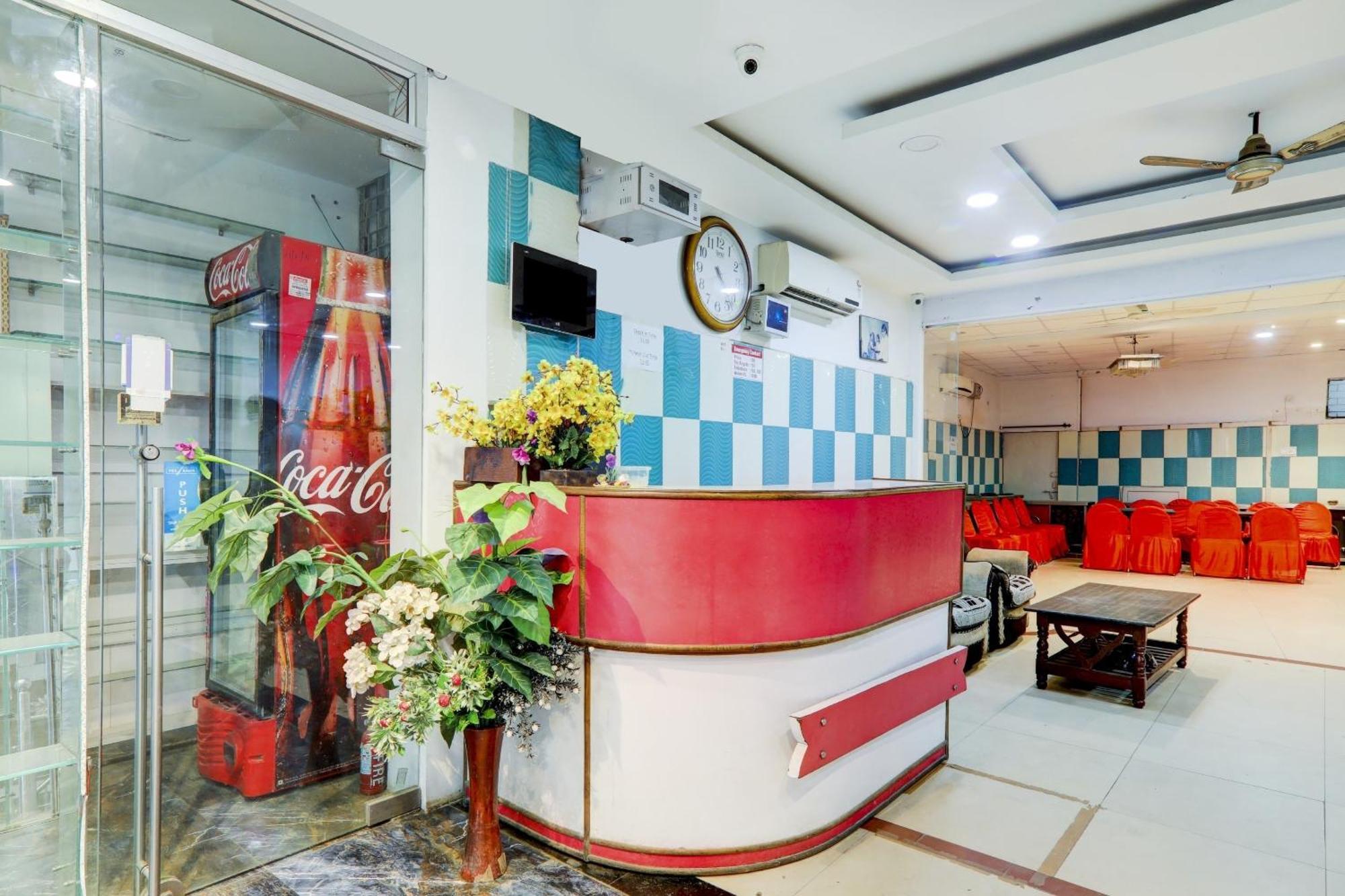 Hotel O Moon Palace Near Sahara Ganj Mall Лакхнау Екстер'єр фото