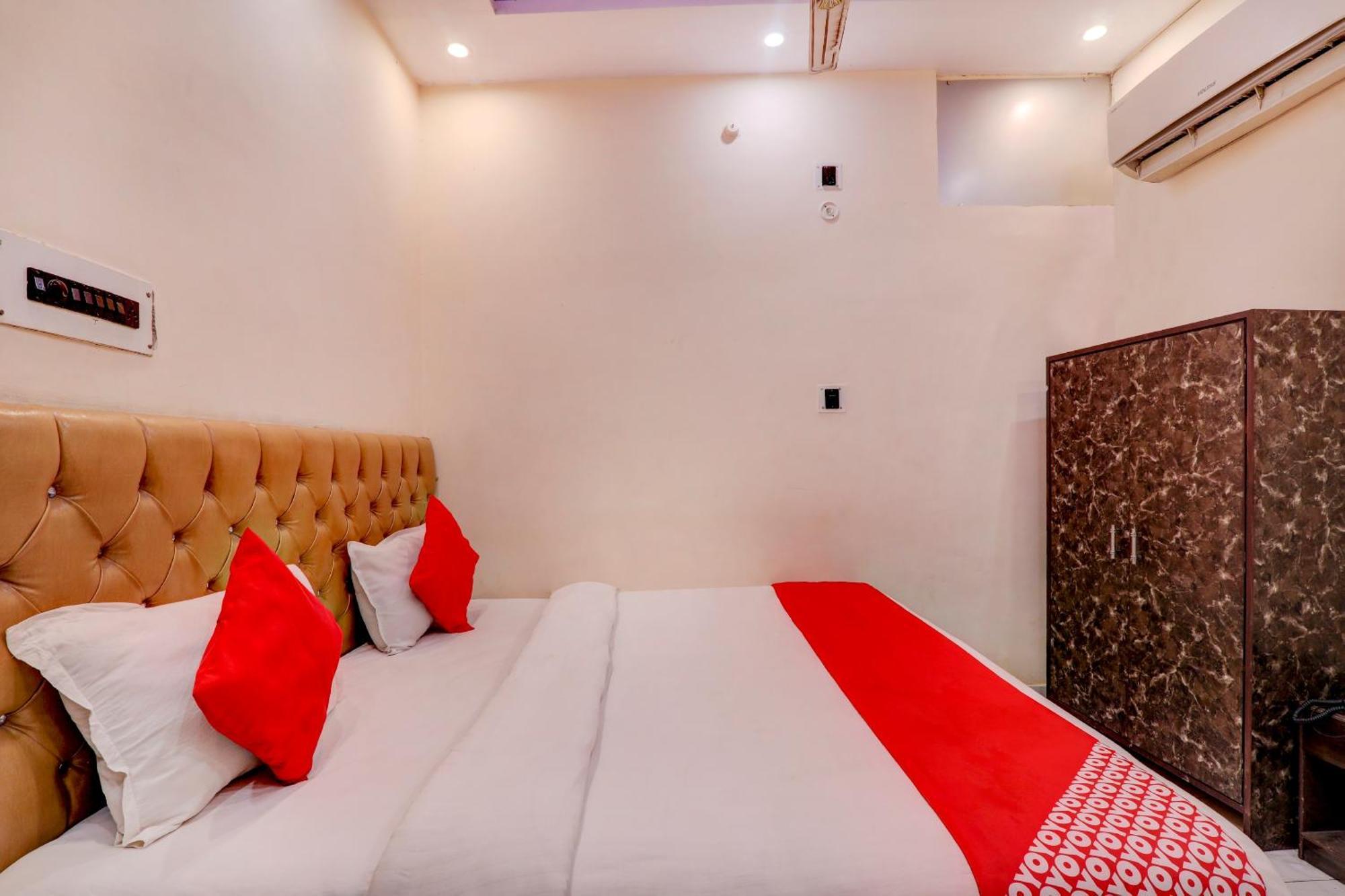 Hotel O Moon Palace Near Sahara Ganj Mall Лакхнау Екстер'єр фото