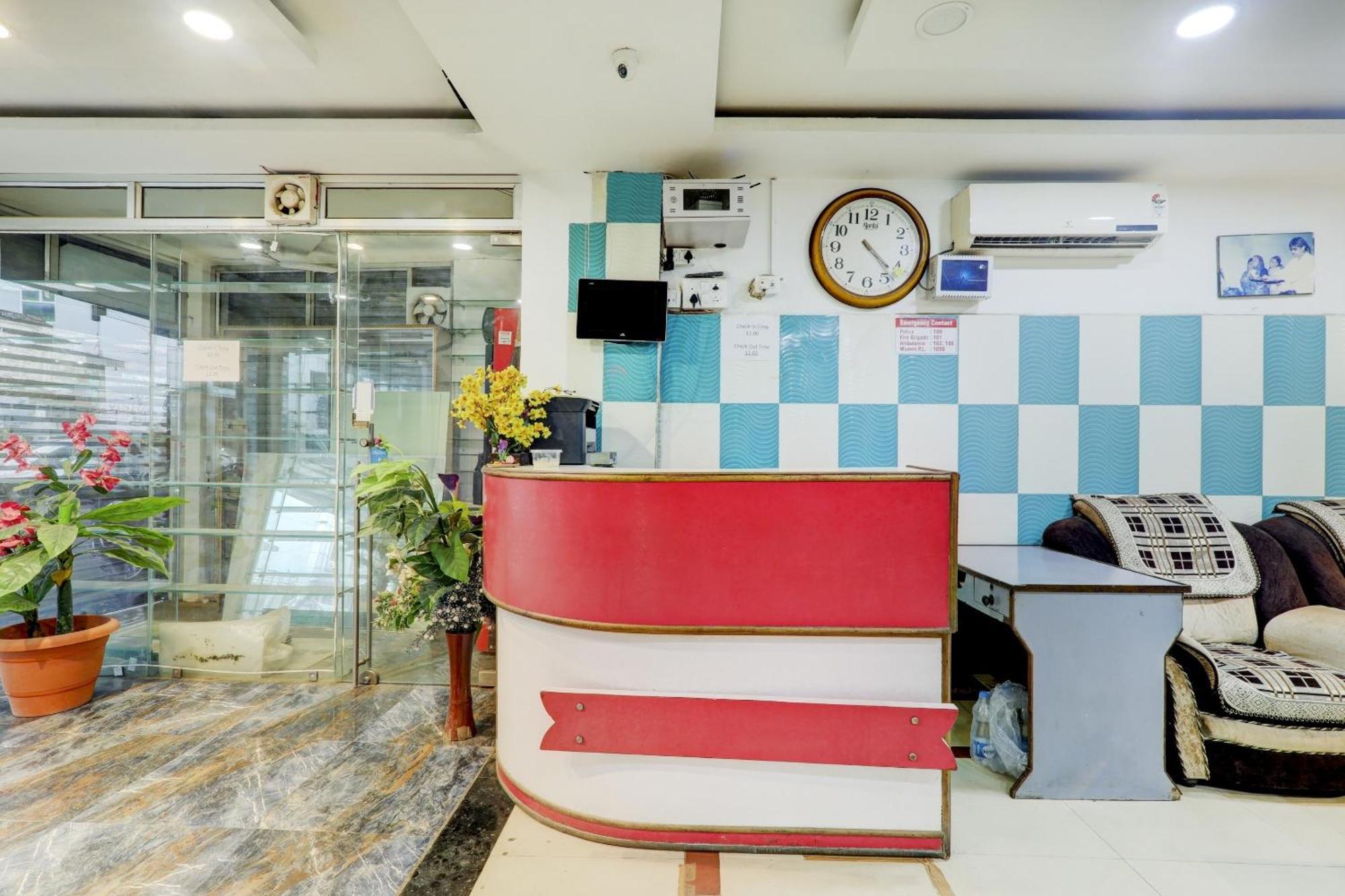 Hotel O Moon Palace Near Sahara Ganj Mall Лакхнау Екстер'єр фото